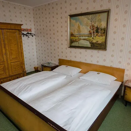 Rosenhof 3*