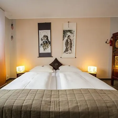 Rosenhof 3*
