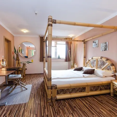 Rosenhof 3*